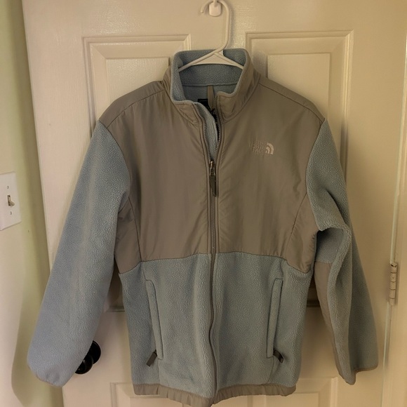 The North Face-Light Blue Denali Fleece Jacket Youth XL which runs Adult XS/S - Picture 1 of 2